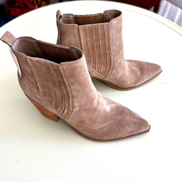Marc Fisher Booties - Picture 1 of 4